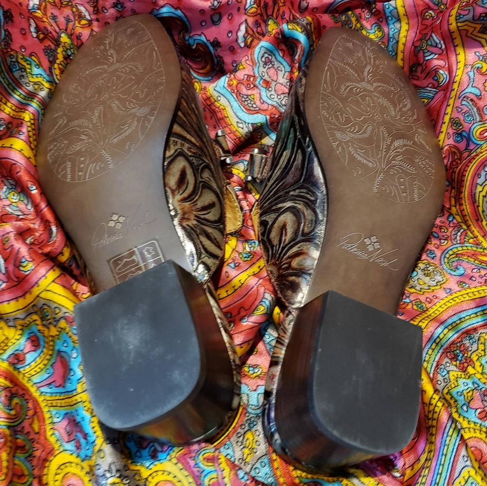 Patricia Nash Tooled Leather Slip On Women's Size 8.5 Shoes - Picture 4 of 4